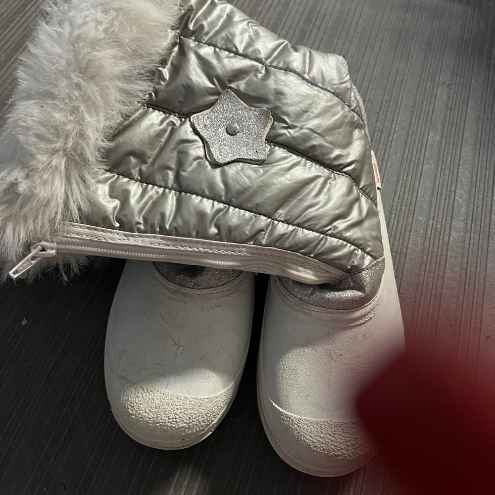 Silver Kid’s Winter Boots with Faux Fur Trim